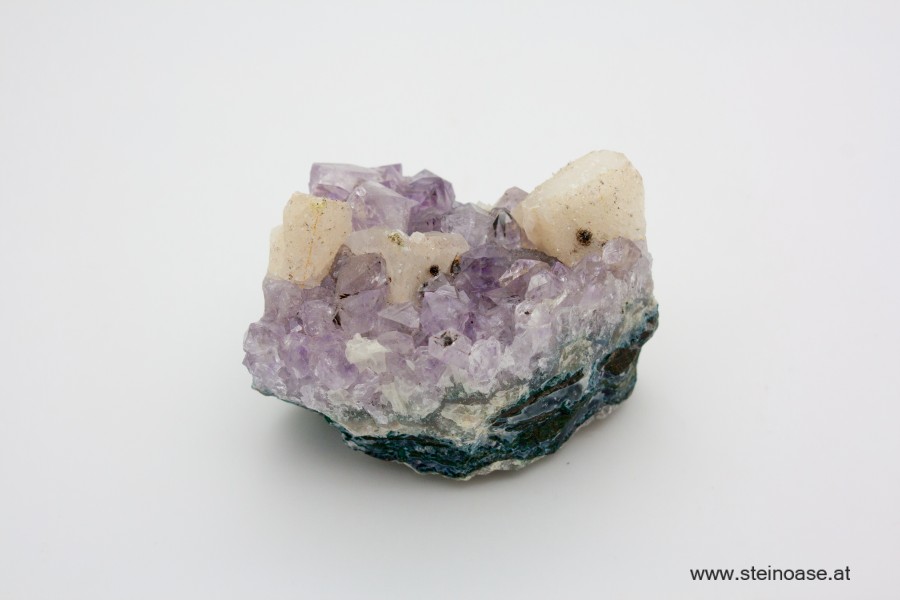 Amethyst Stück mit Calcit